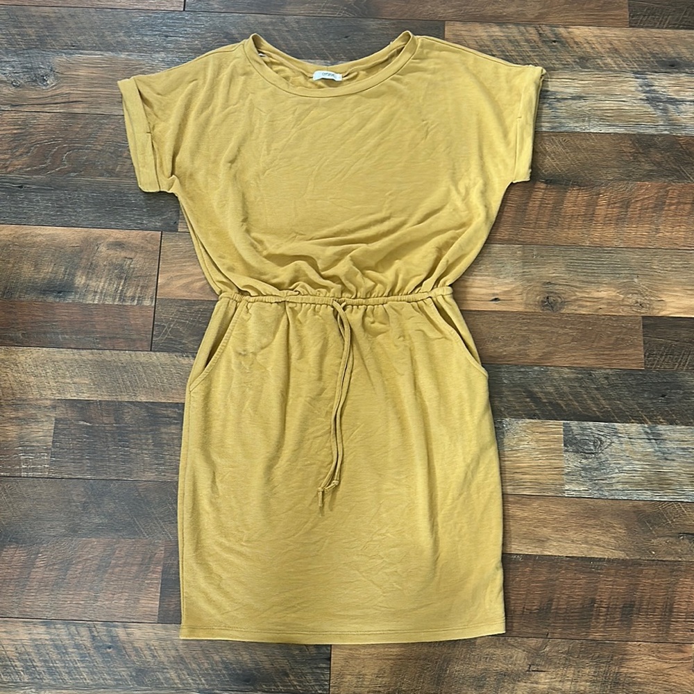 Cherish mustard yellow t-shirt dress w/ pockets and drawstring waist Sz medium